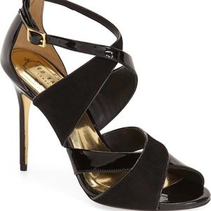 Stunning! TED BAKER LONDON Albace' Heels - Black